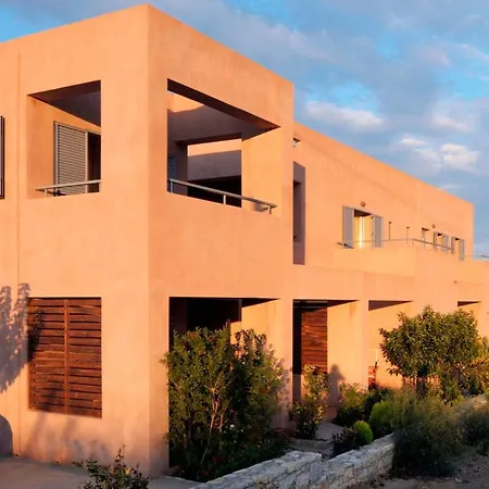 Petradi Apartahotel 3*