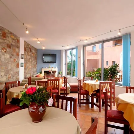 Apartahotel Petradi 3*