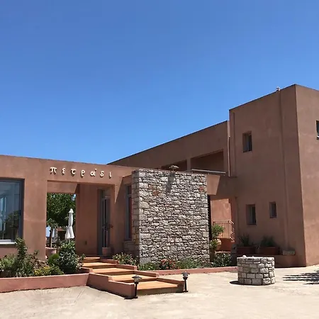 Apartahotel Petradi 3*