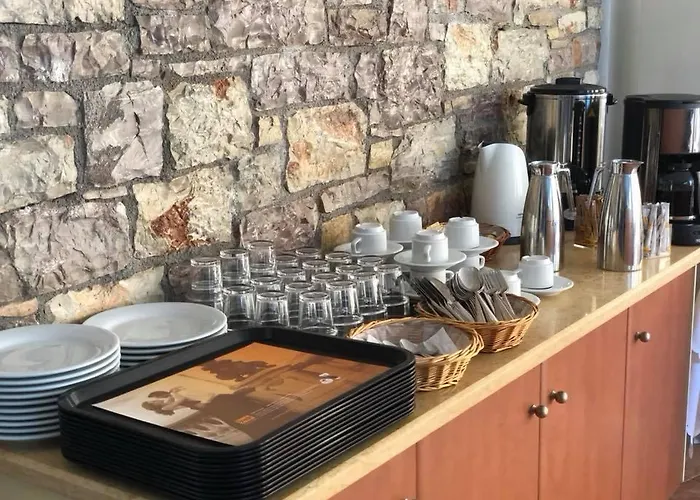 Petradi 3* Livadi (Kythira)