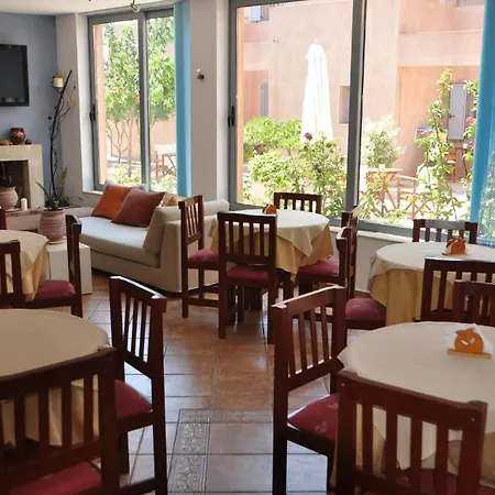 Aparthotel Petradi