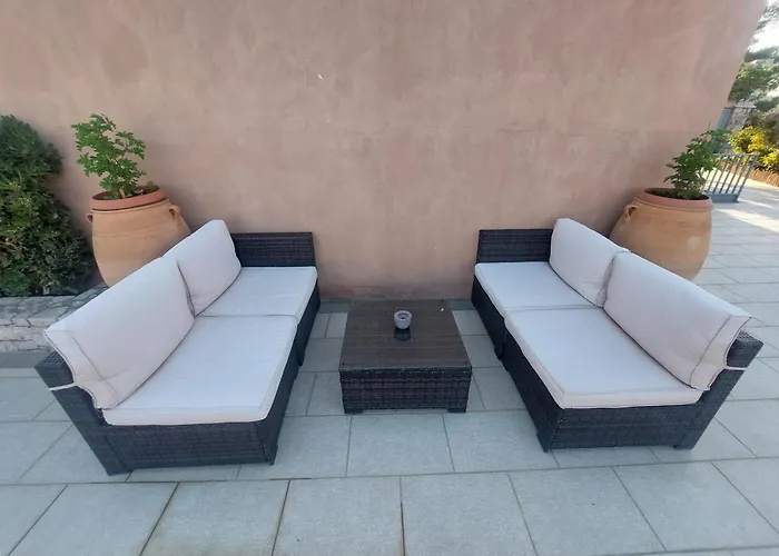 Petradi Aparthotel 3*