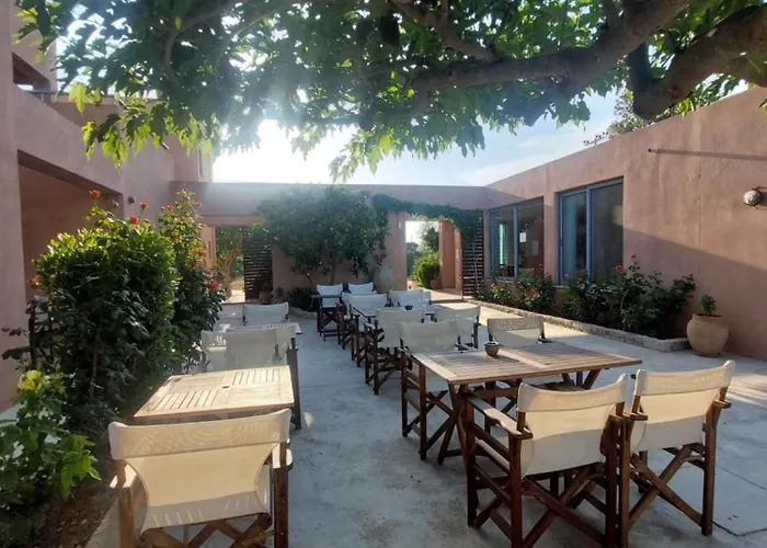 Petradi Aparthotel