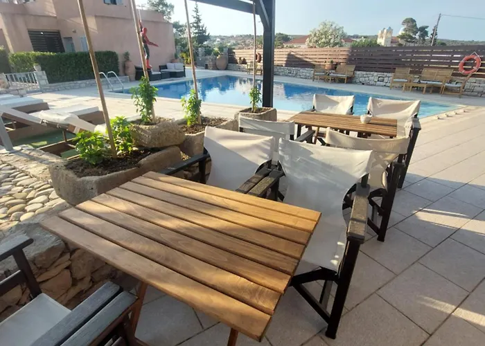 Aparthotel Petradi